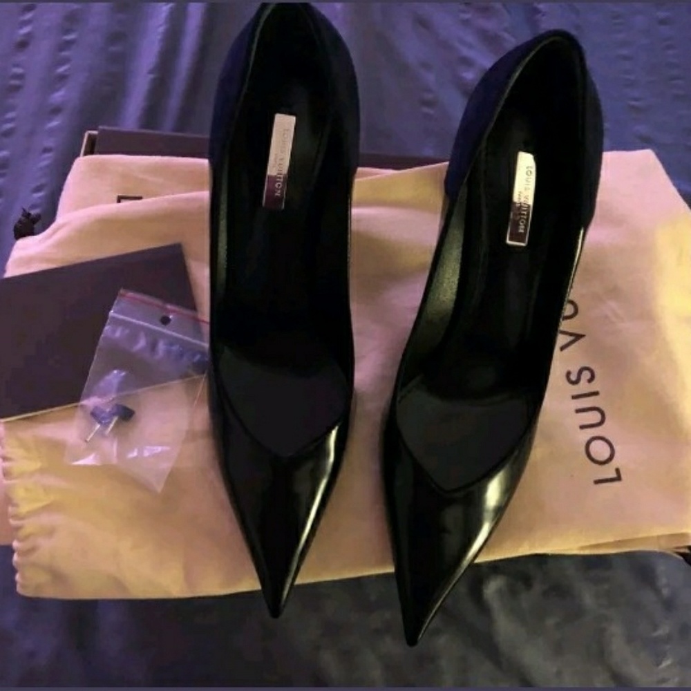 Louis vuitton Embellished Leather pumps